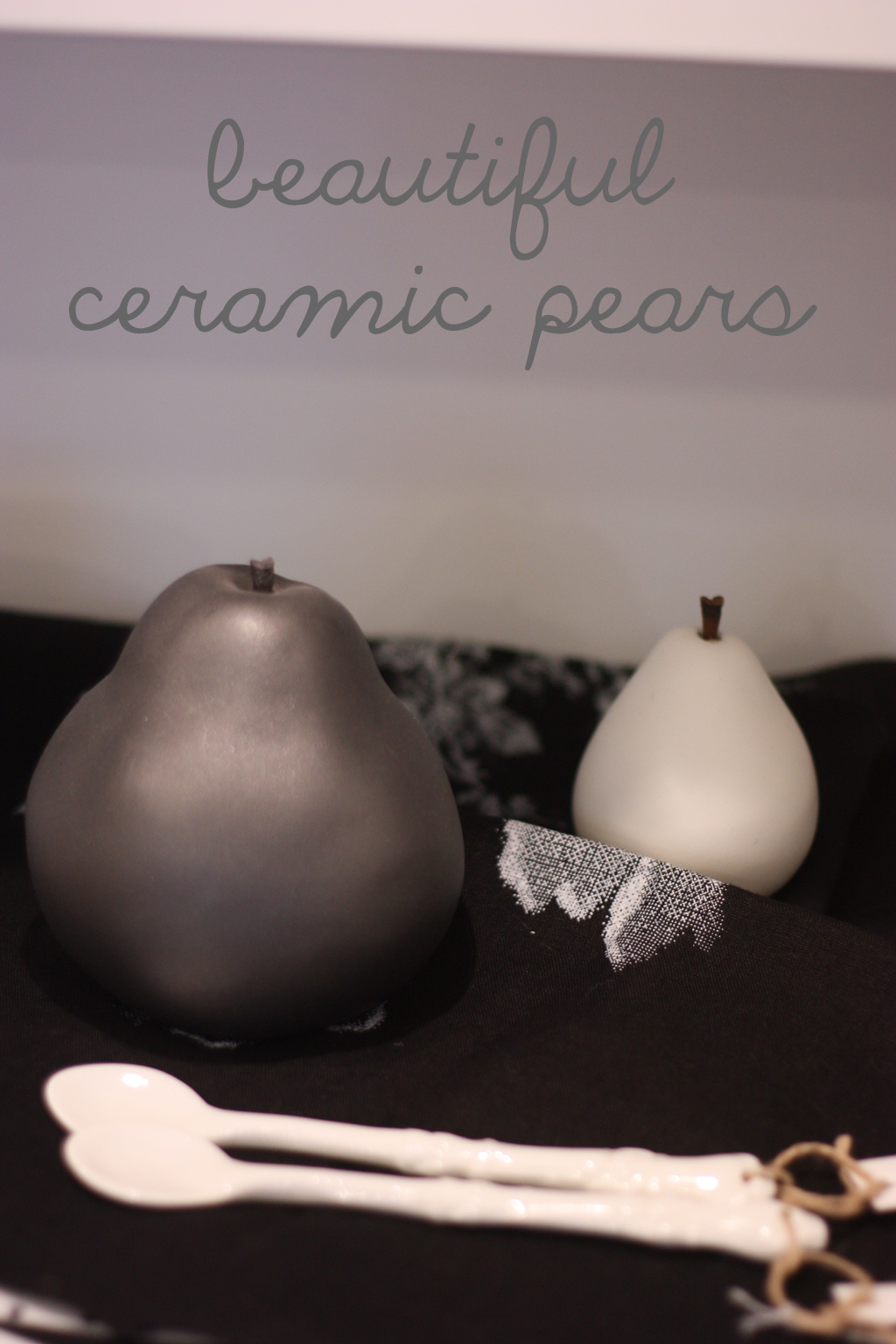 beautiful ceramic pears by Cores da Terra