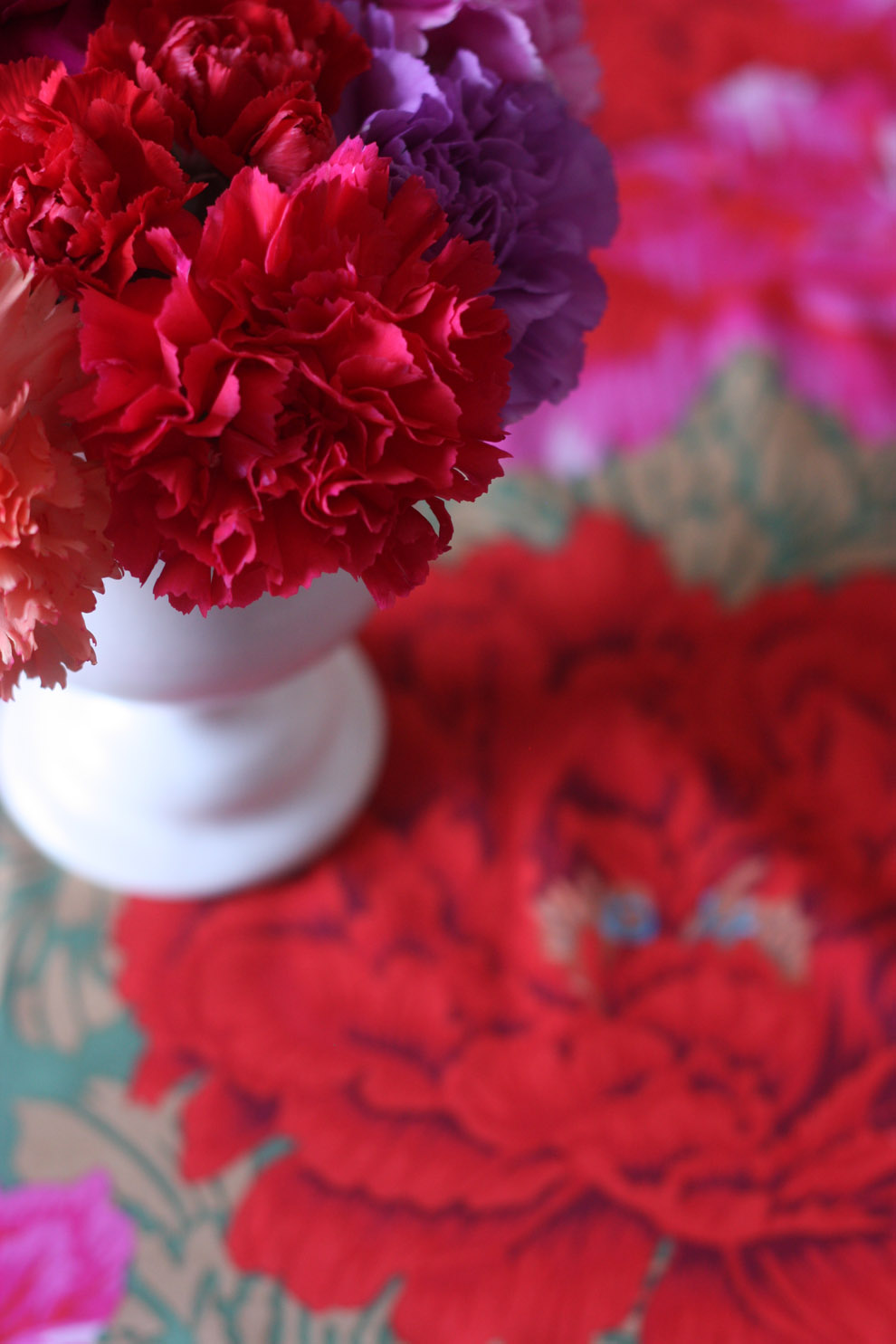 2flowergirls_carnation_red_fabric