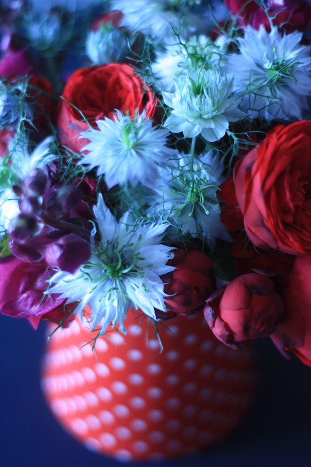 red_bouquet_close_up_2