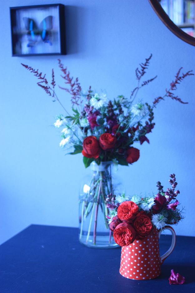 red_bouquet_tall_small_1