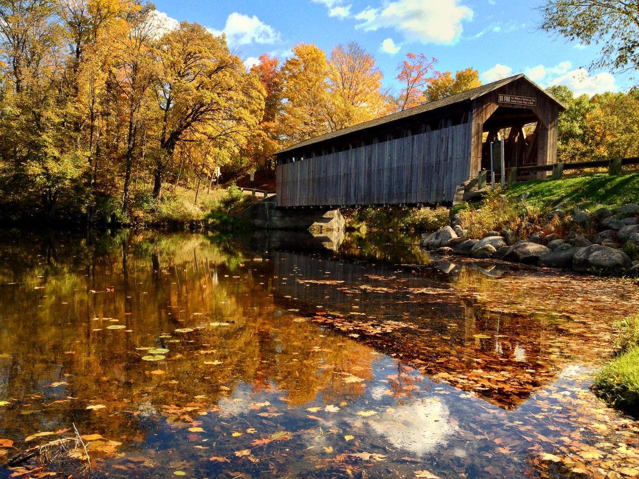 fall-road-trips-2015-michigan-covered-bridge-jpg-rend-tccom-1280-960