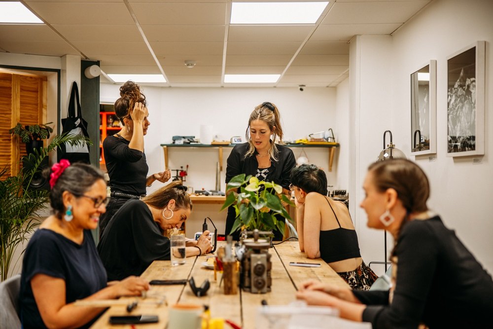 Photo of Making a Actual-Life Jewelry Group (podcast episode) — Jewellers Academy