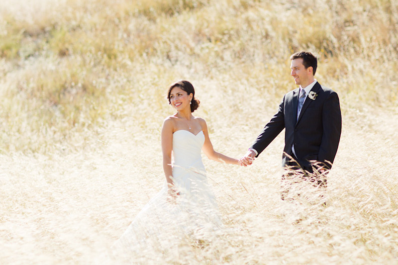 San luis obsipo wedding photography of a couple in a field with beautiful light (4 of 5)