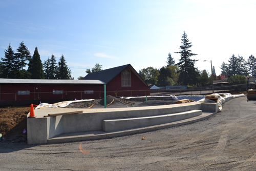 Evergreen Skateparks has completed the perimeter walls and deck of the skatedot.