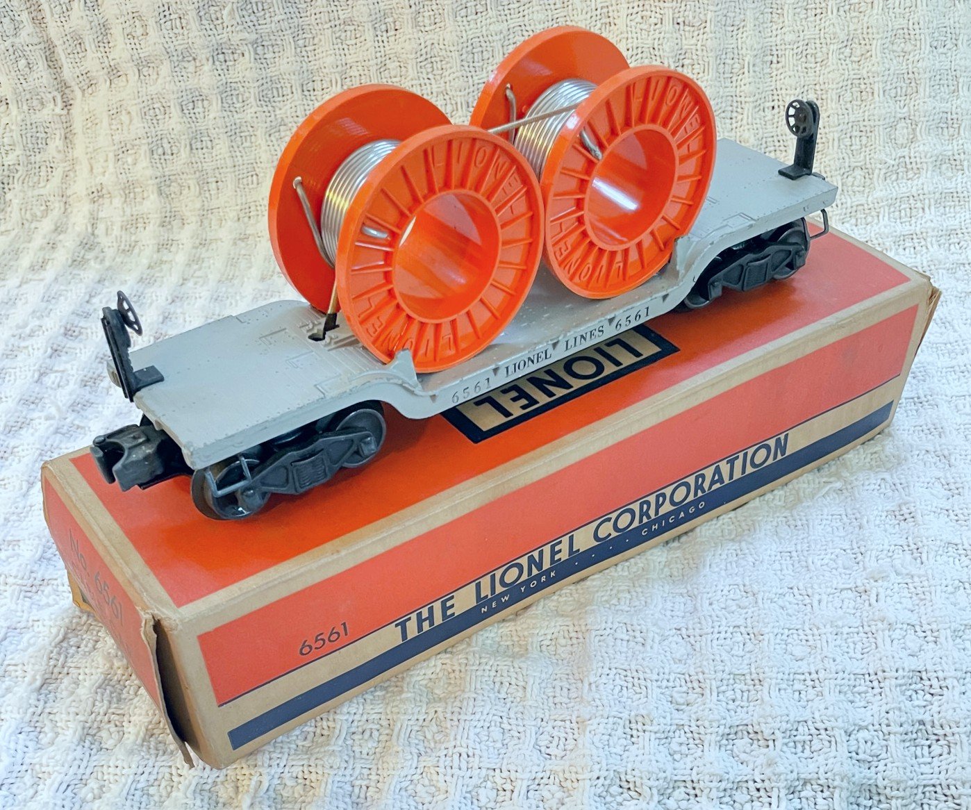 Lionel 40-OBWL 6561 Orange Cable Reel with Brown Loose Wire