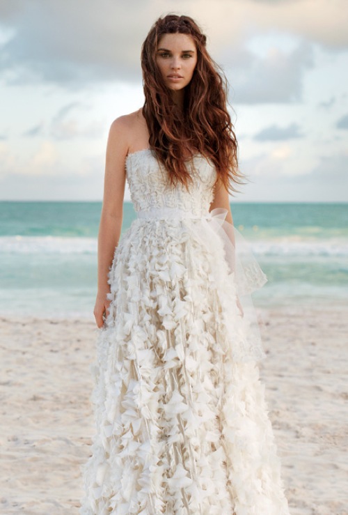 3 Best Tips When Selecting Your Destination Wedding Dress