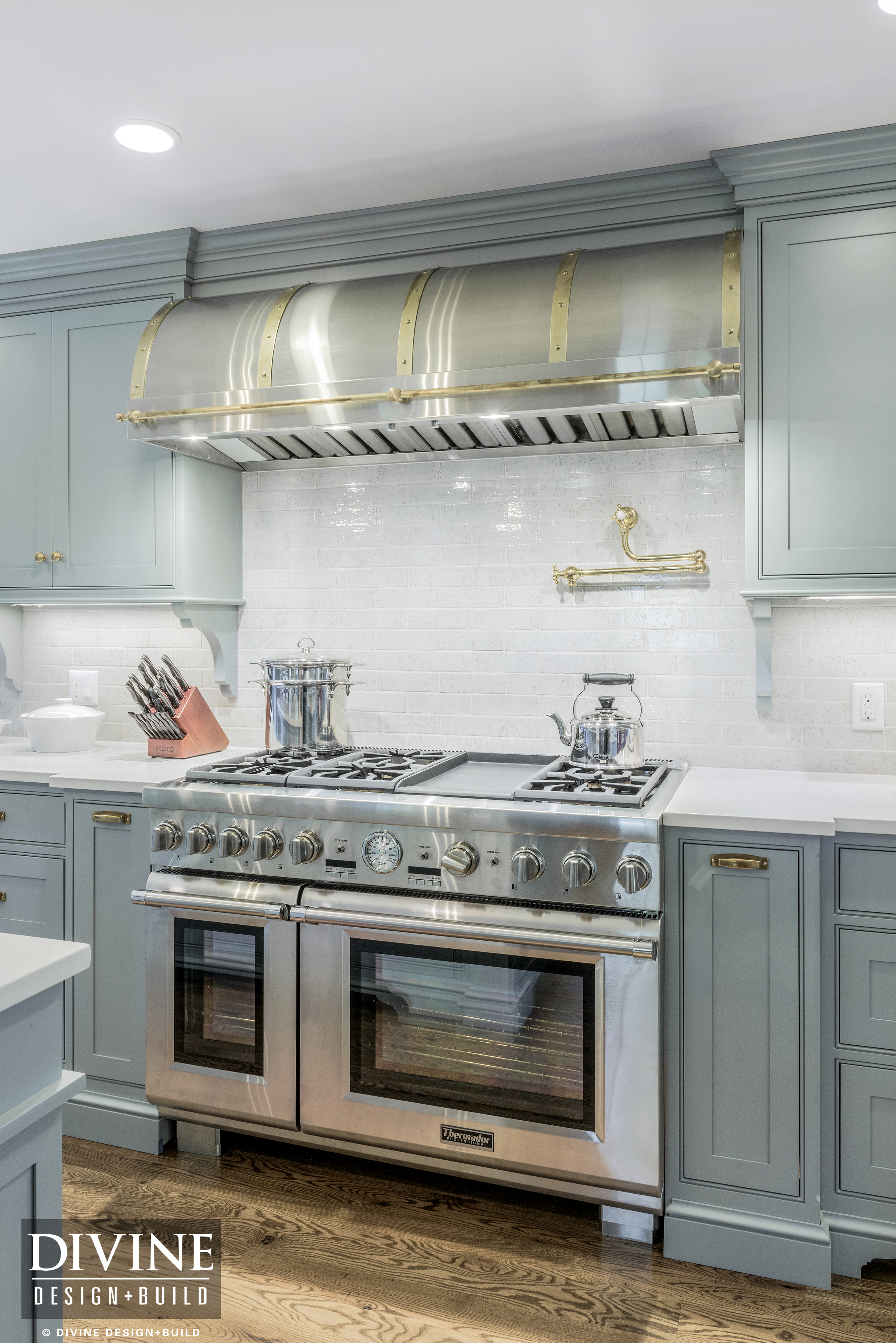 A Guide To Luxury Kitchen Cabinets Divine Design Build