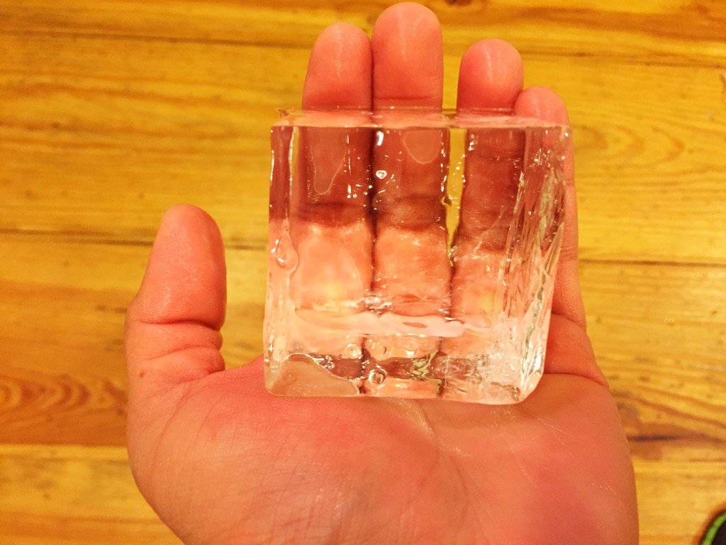 How I make my crystal clear ice cubes : r/cocktails