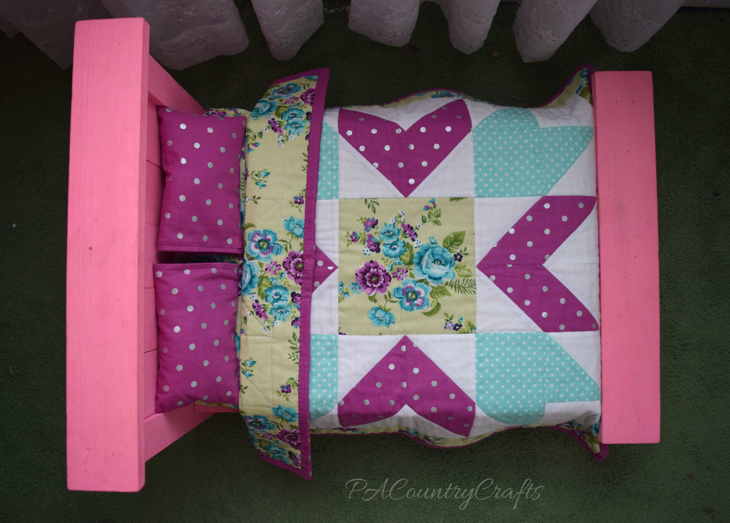 American Girl Pink Farmhouse Doll Bed with Star Quilt and Pillows