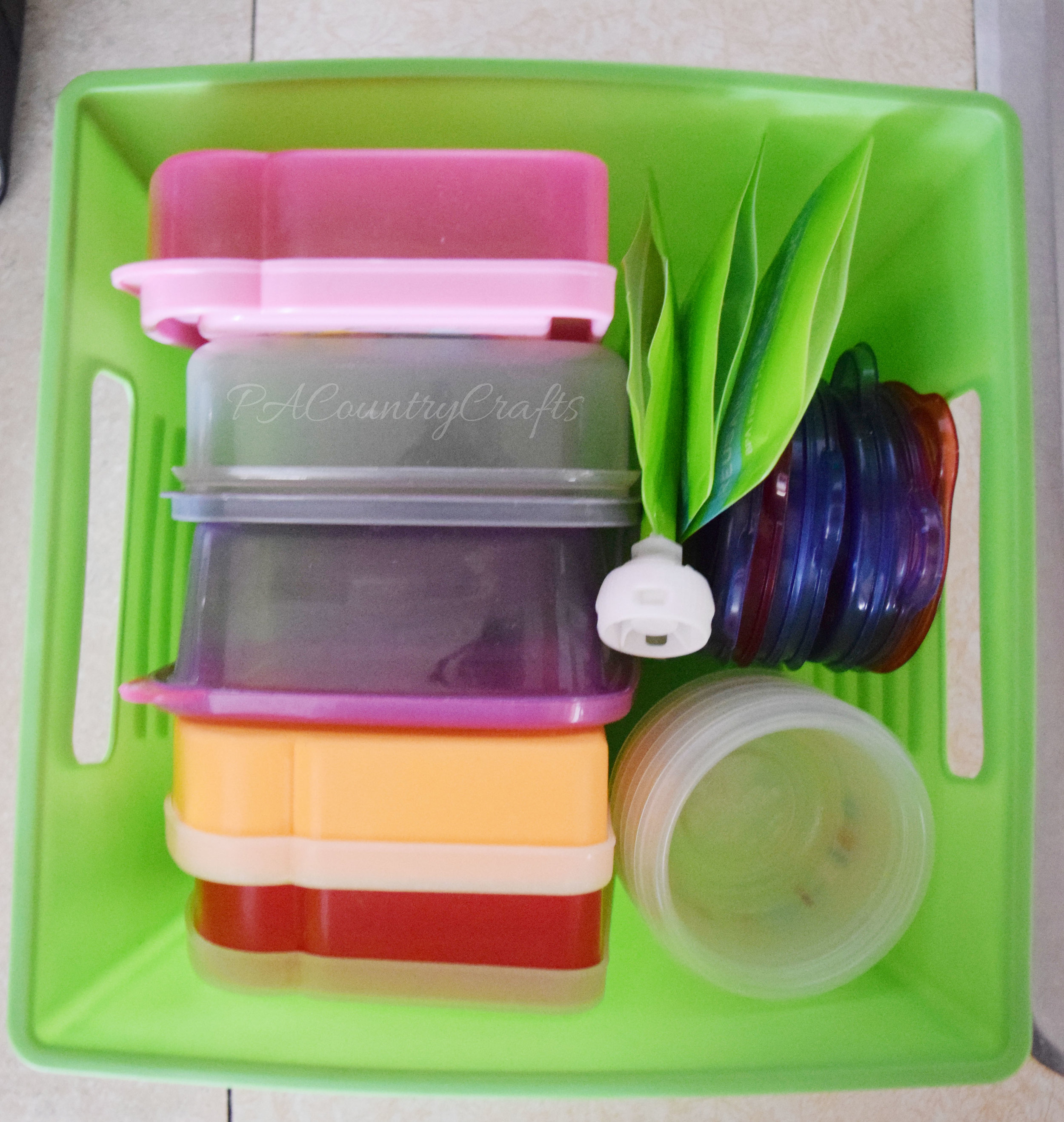 how to organize lunchbox containers