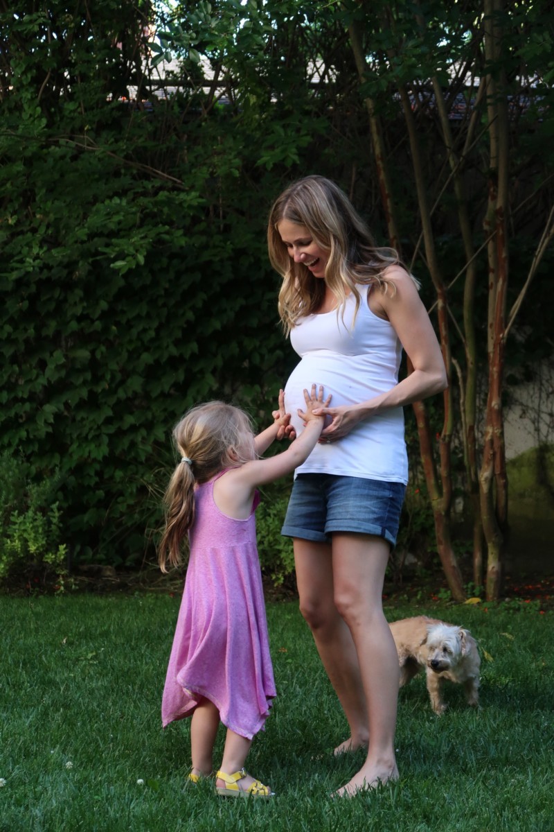 Baby Waiting Game | Ellie Knaus + Adam Sztykiel | Atomic Moms podcast | Parenthood | Family | Baby | 