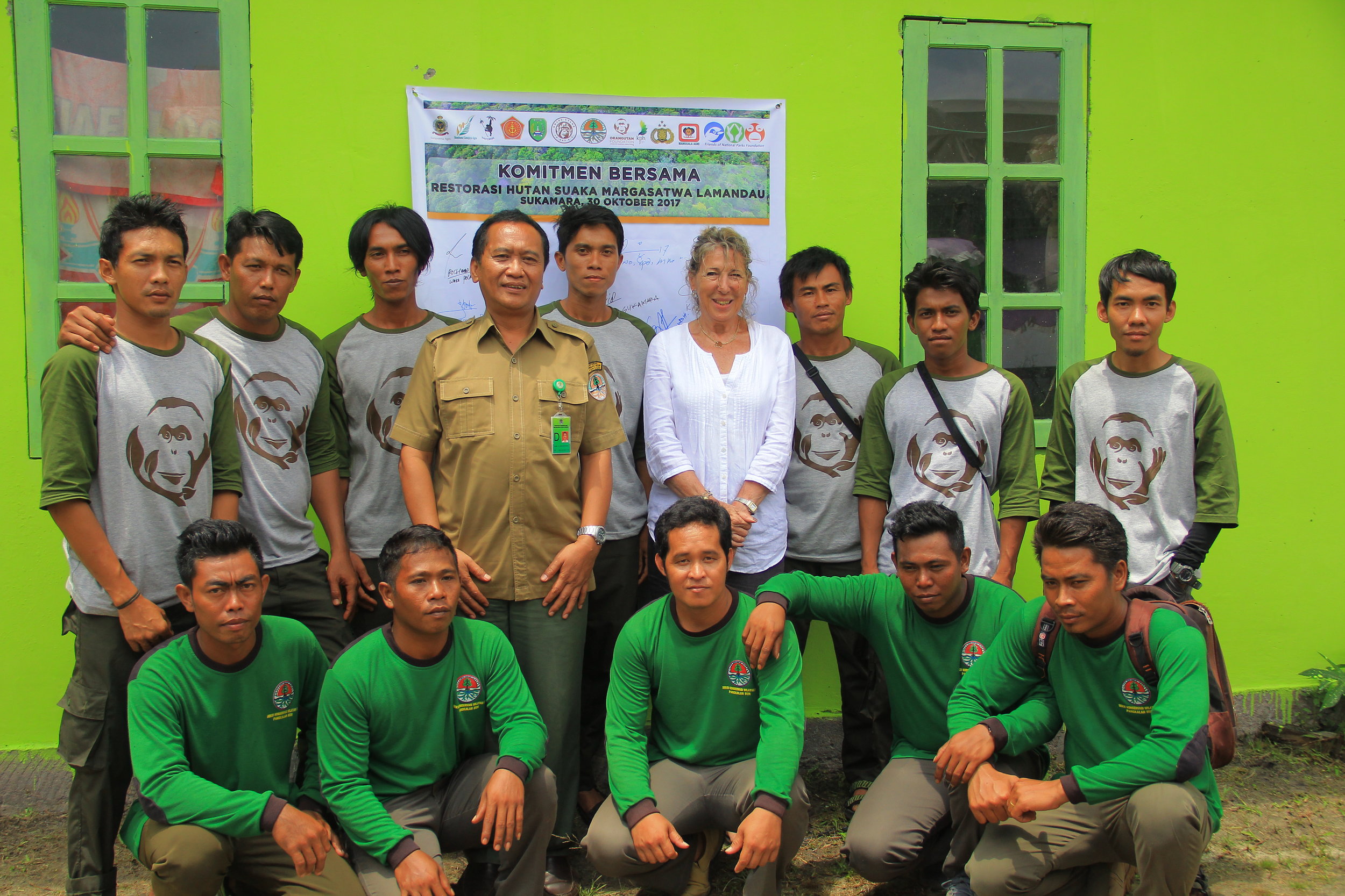 OF Director Ashley Leiman OBE together with BKSDA and Orangutan Foundation guard post staff. Image© Orangutan Foundation.