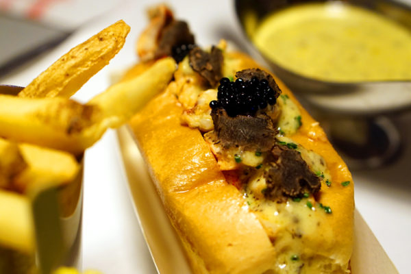 Pince & Pints Restaurant and Bar - New Limited Offerings - Truffle Lobster Roll 2