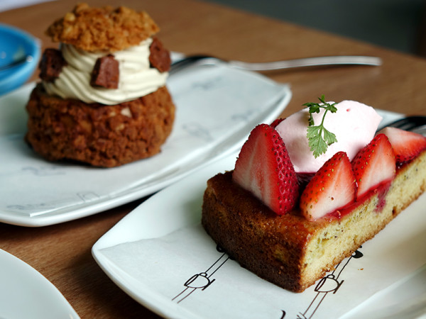 FIX Cafe - HomeTeamNS – JOM Clubhouse - Strawberry Pistachio Rose Tart and Butterscotch Arabica Choux