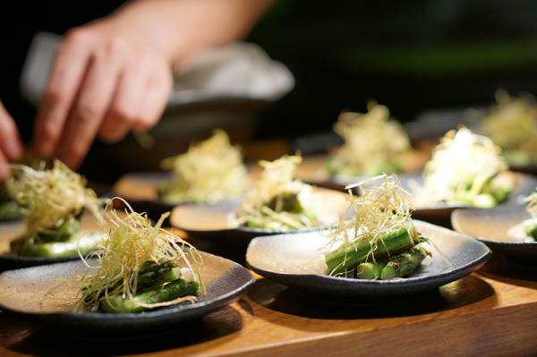 #BinchoxMoosehead - Bincho & Moosehead Kitchen Bar - Chargrilled Asparagus with Leeks & Garlic Miso
