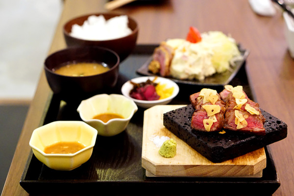 Hashida Garo - Mandarin Gallery - Extravagant Lunch