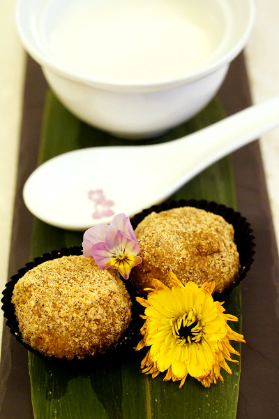 Winter Solstice 2015 at Man Fu Yuan, InterContinental Singapore - Cream of Almond with Glutinous Rice Balls
