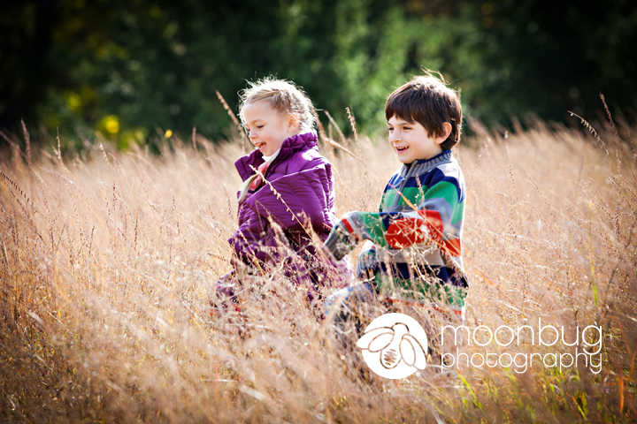 Family Photographer, Moonbug Photography at Holliday Park in Indianapolis #siblings