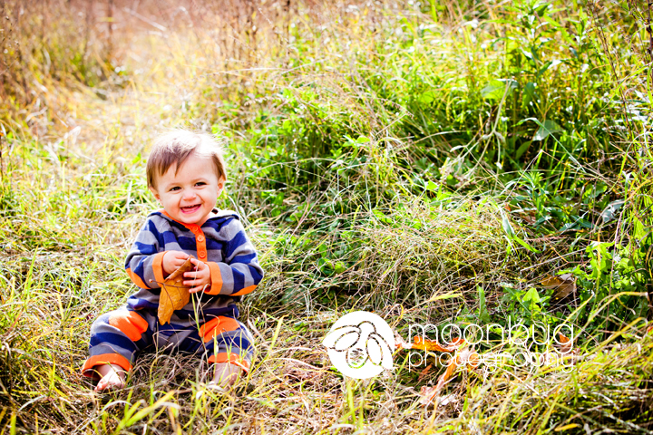 Family Photographer, Moonbug Photography at Holliday Park in Indianapolis
