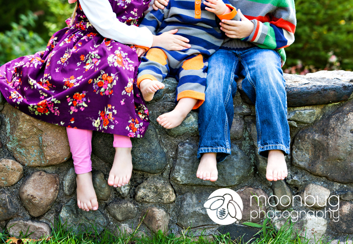 Family Photographer, Moonbug Photography at Holliday Park in Indianapolis #siblings #feet