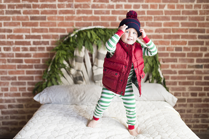 MidWest Family Photographer | ElyFairPhotography© | Christmas Bed