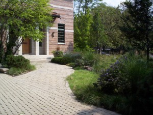 4 - Permeable-pavers-at-Sue-and-Bills-house-300x226