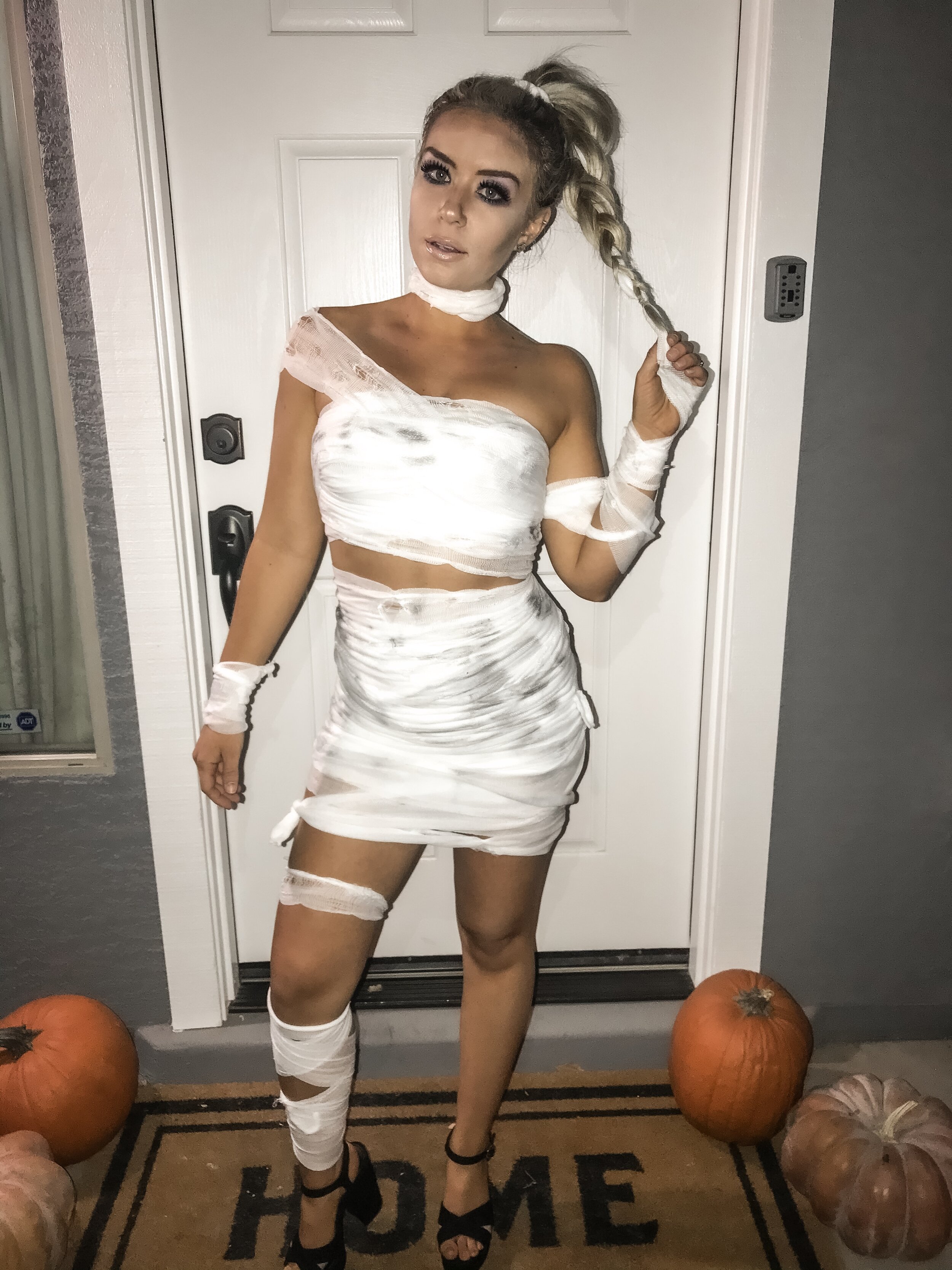 DIY Mummy Costume — Chelsey Brooke Fitness pic pic