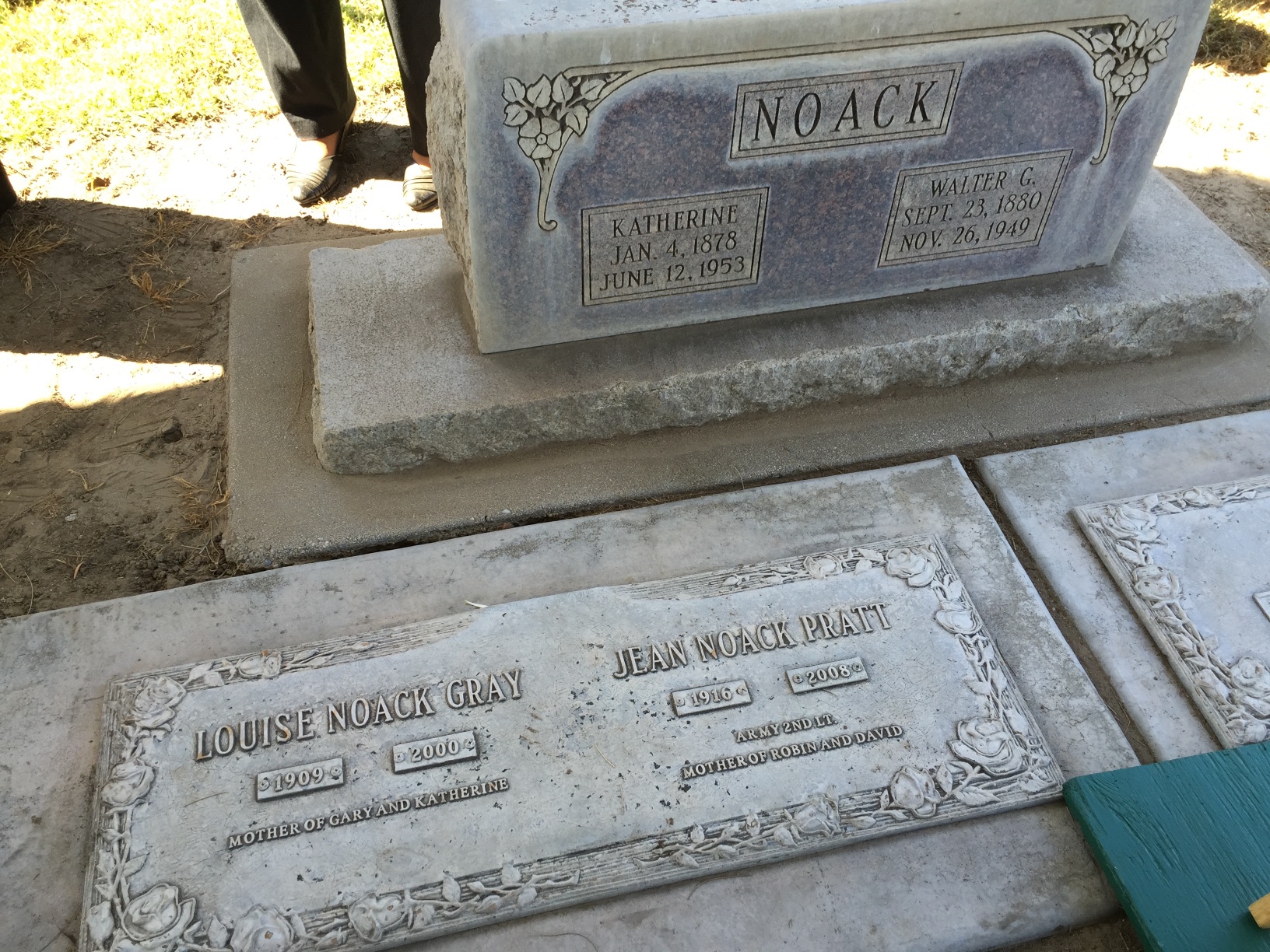 Grave markers for Noacks &amp; mom