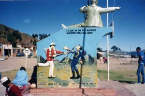 Mural in San Pablo de Tiquina, Bolivia, declaring "What once was ours will be ours again" and "Hold on, rotos (Chileans): here come the Colorados of Bolivia" Source: Wikimedia Commons