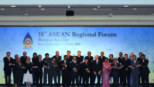 Wikimedia Commons: Secretary Clinton and ASEAN Foreign Ministers at the ASEAN Regional Forum