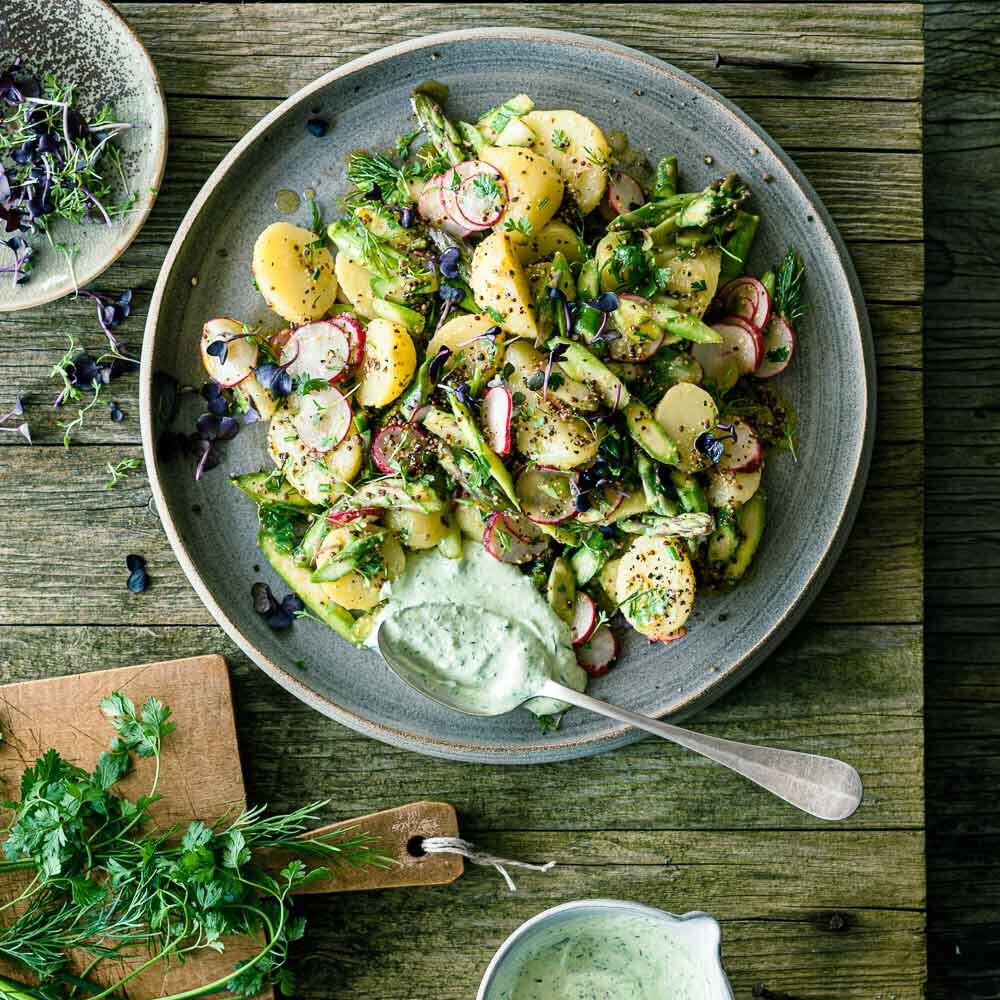 veggielicious.de | Kartoffelsalat mit grünem Spargel und Kräuterdip