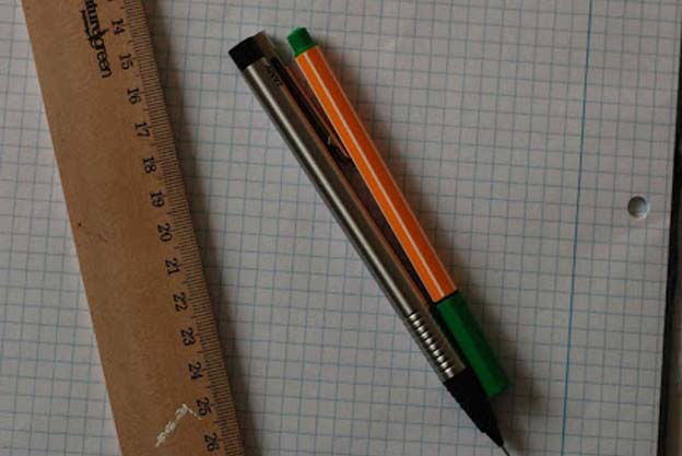  Jeg bruger en blyant, en farvet kuglepen og en lineal 