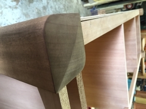 making custom made maple desk