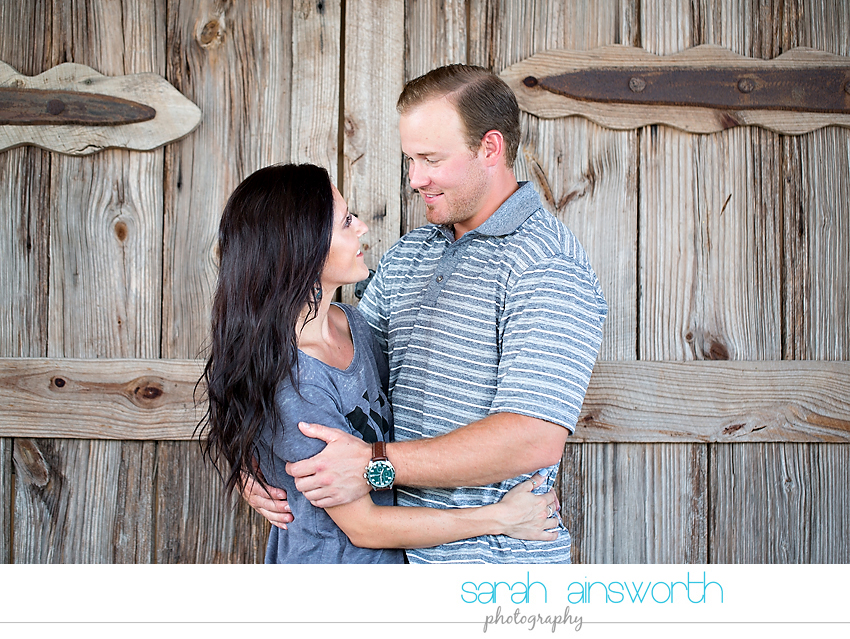 moffitt-oaks-wedding-tomball-wedding-photographer-tomball-rustic-engagement-pictures-natalie-justin015