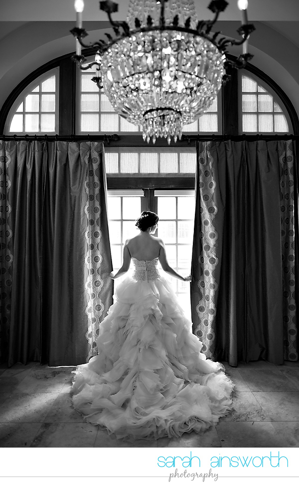 houston-wedding-photographer-crystal-ballroom-wedding-bridal-pictures-rice-hotel-annie002