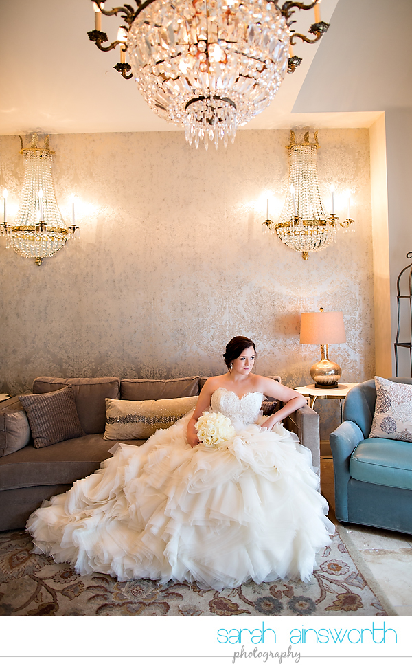 houston-wedding-photographer-crystal-ballroom-wedding-bridal-pictures-rice-hotel-annie008
