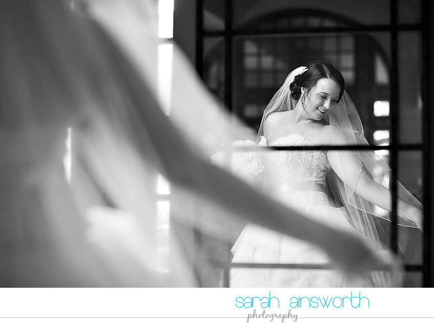 houston-wedding-photographer-crystal-ballroom-wedding-bridal-pictures-rice-hotel-annie012