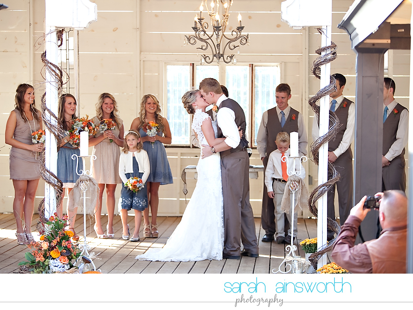 houston-wedding-photographer-gatesville-wedding-ruby-caroline-vintage-wedding-fall-wedding-cortney-bobby35