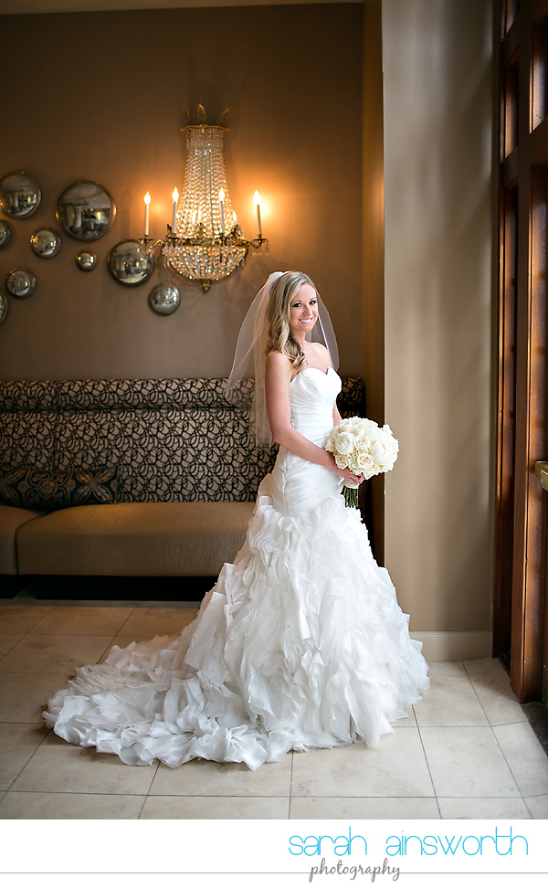 houston-wedding-photography-crystal-ballroom-wedding-bridals-rice-hotel-cindy020