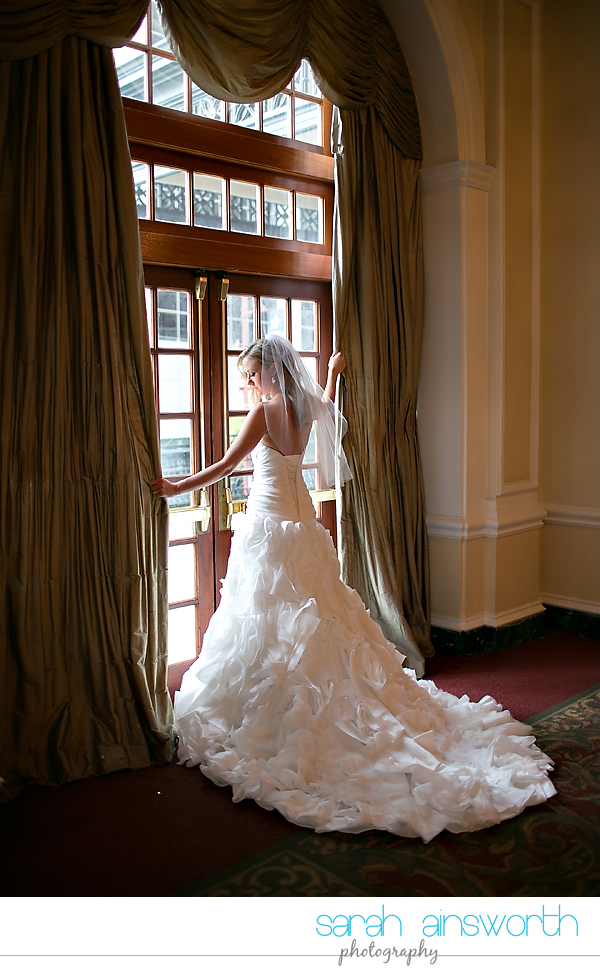 houston-wedding-photography-crystal-ballroom-wedding-bridals-rice-hotel-cindy025