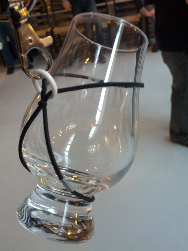 Genialt oppheng for smaksglasset (Whisky Fagmesse 2012)