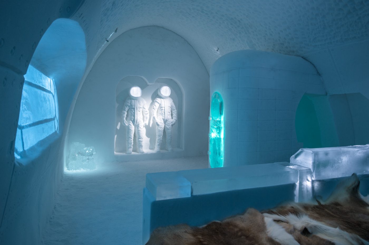 baby it's cold outside : le ice hotel — kraft & carat