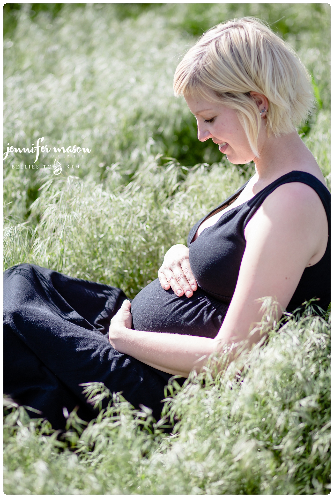 I am in love with this session, maternity photos in Evergreen 