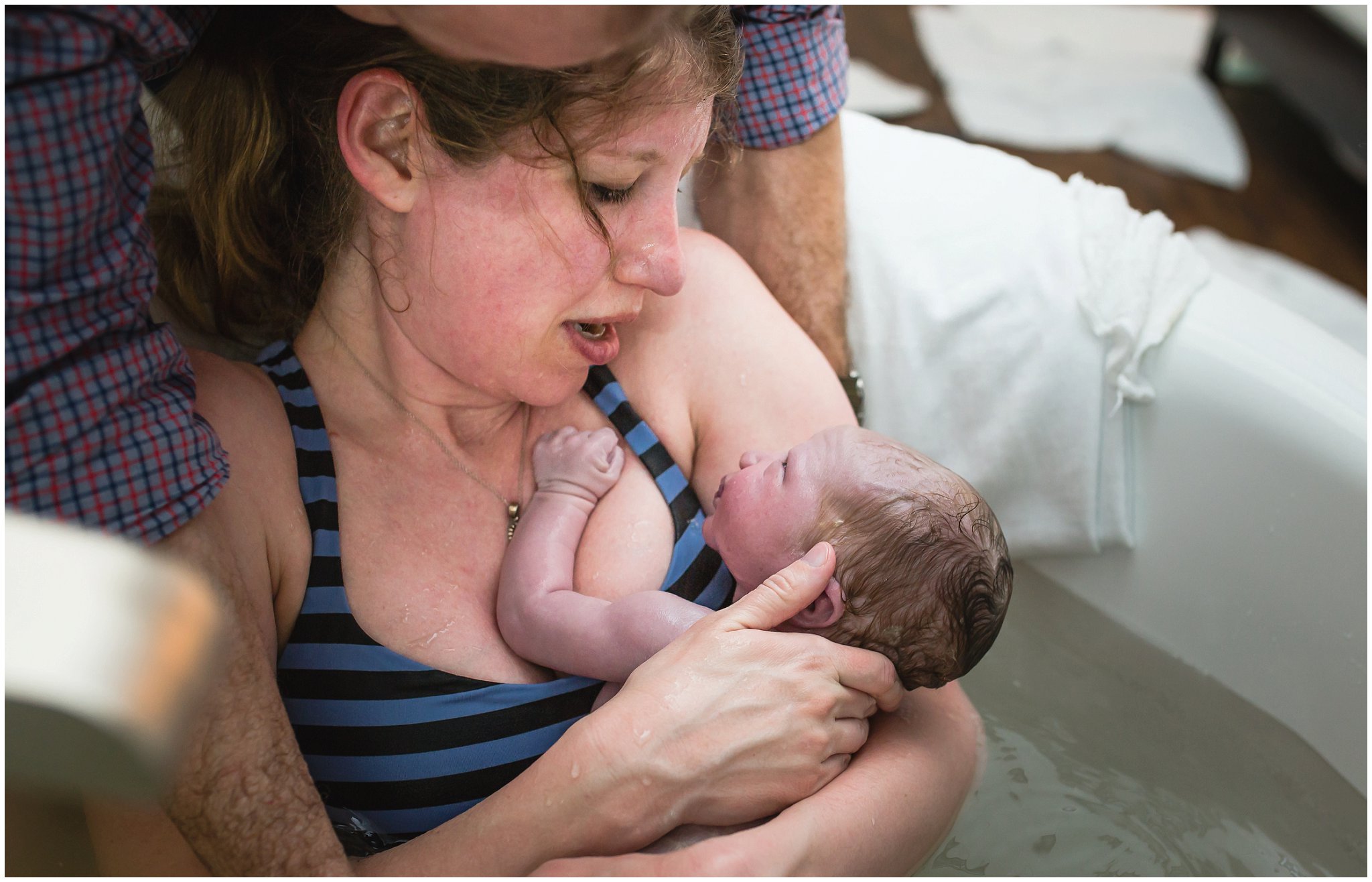 First-breathe-birth-photographer-capture