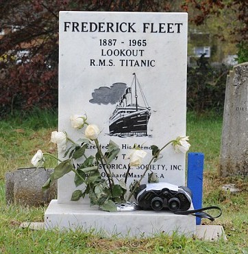 titanic-survivor-stories-frederick-fleet-grave2