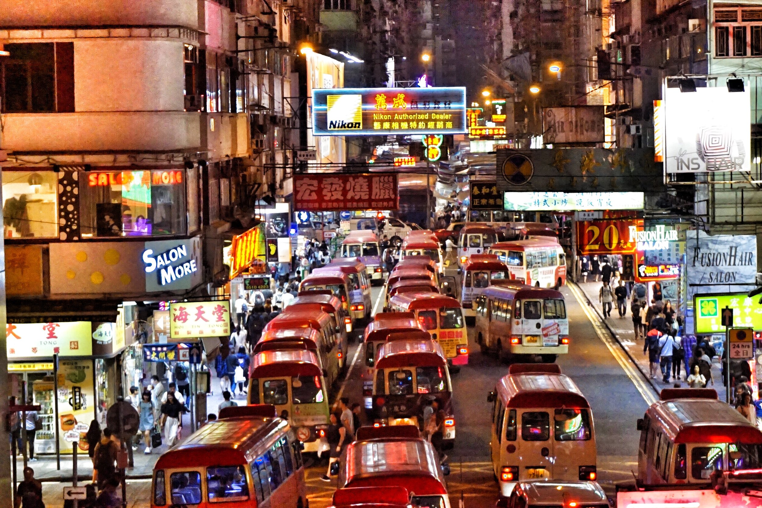 Walk through the streets of Mong Kok on your personalised night tour of kowloon and soak up the atmosphere of the neon lights.