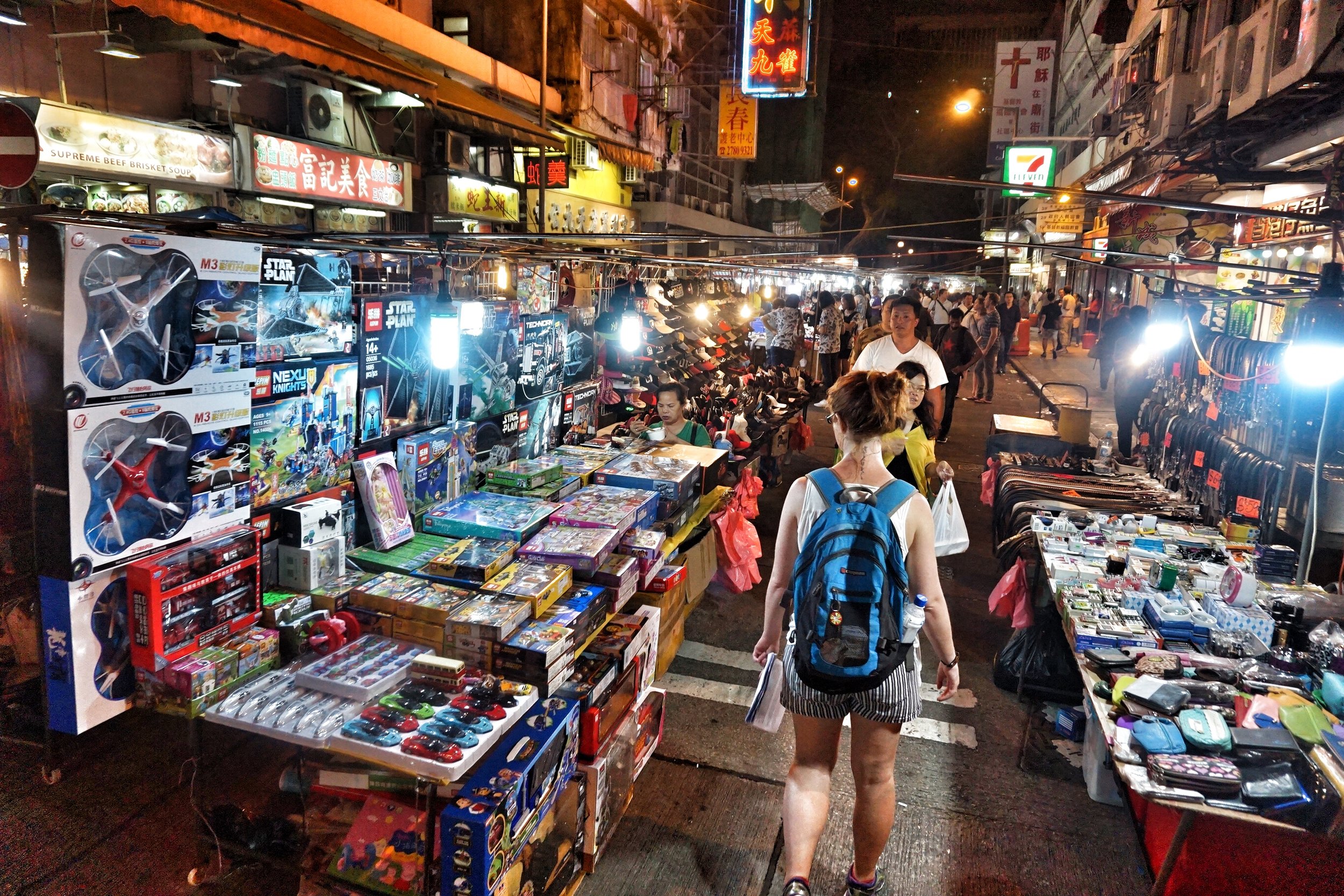 Check out the markets on your night tour Hong Kong