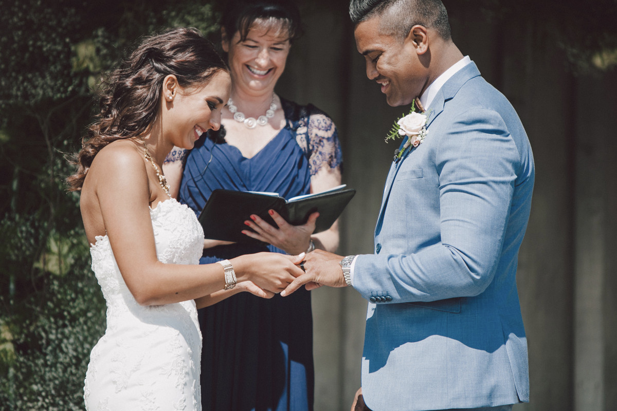 Friendly relaxed wedding celebrant tips for a fabulous ceremony.