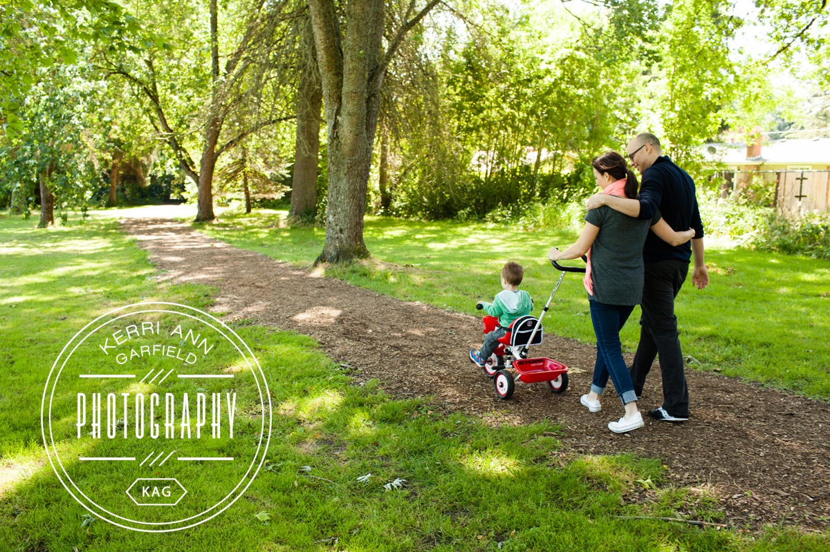 Beautiful Family Photos in the Park by West Linn Photographer, Kerri Ann Garfield Photography
