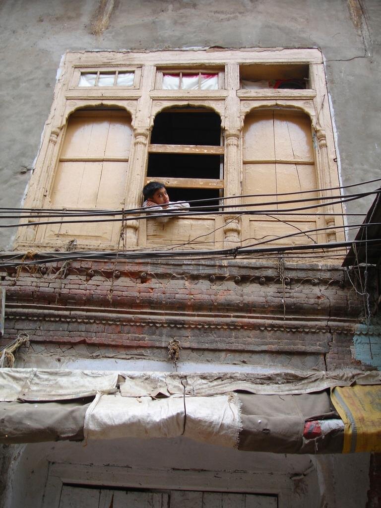 Lahore balcony kid